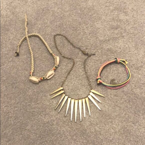 Unbranded Jewelry - 2 necklaces and a bracelet
